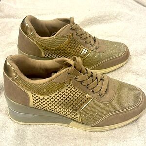 Woman’s Wedge Sneakers